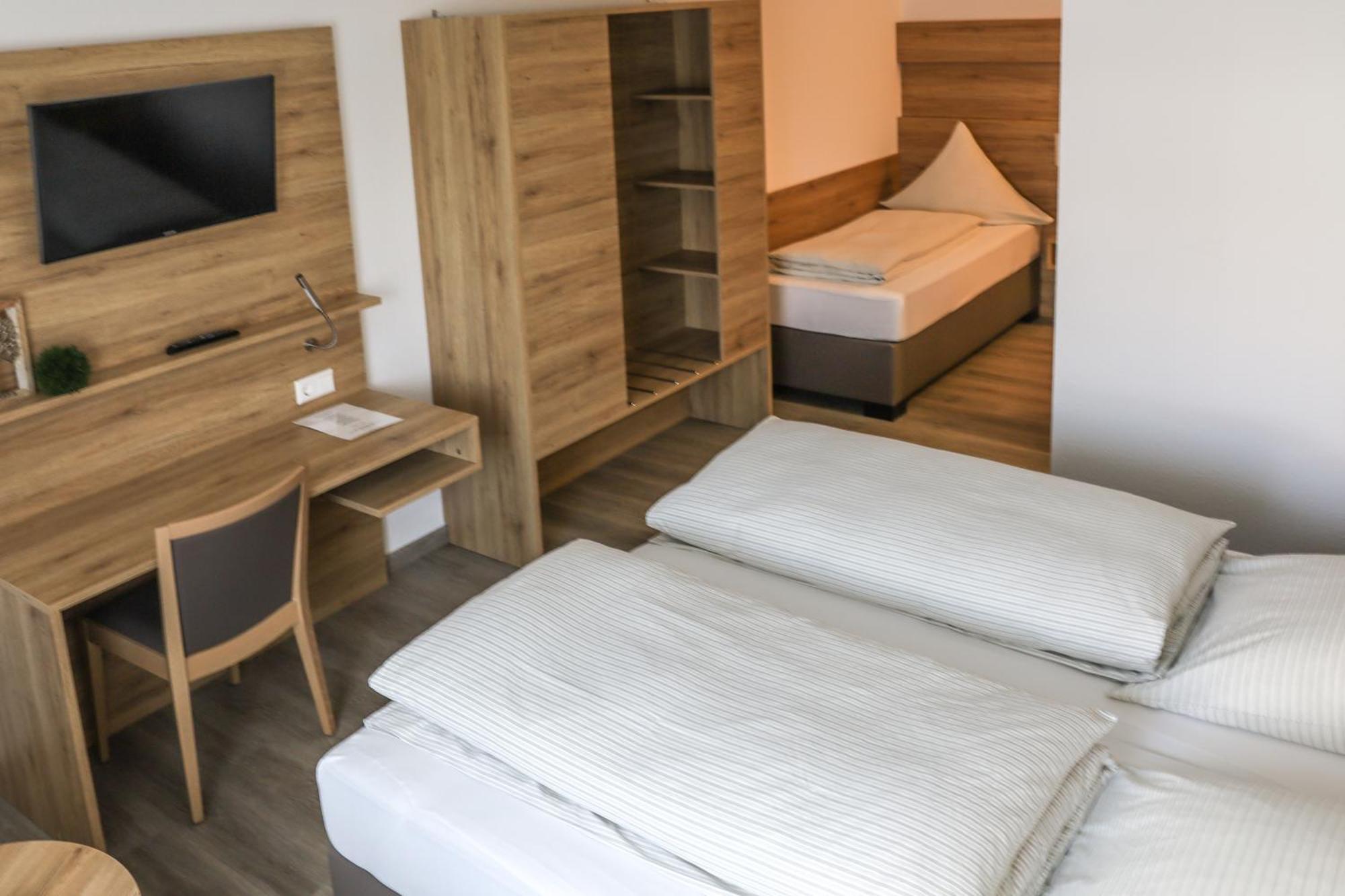 Hotel Adler Nattheim Εξωτερικό φωτογραφία